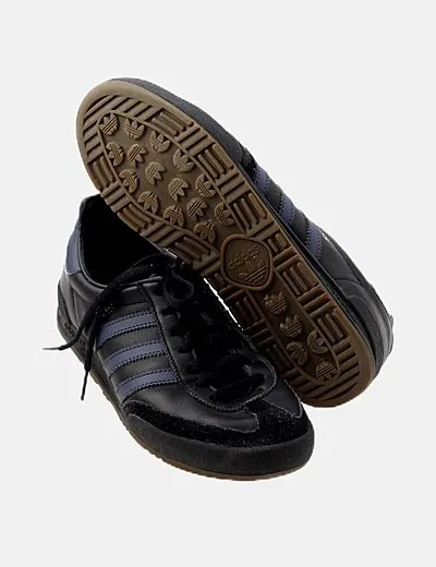 Adidas Deportiva negra combinada