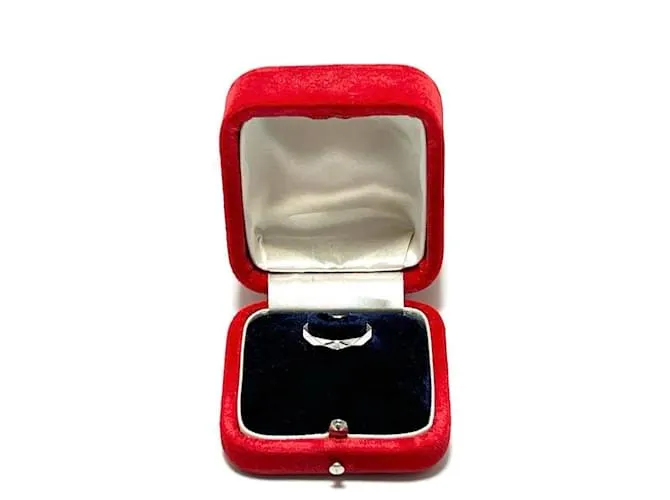 Anillo de banda de platino facetado para mujer Boucheron 