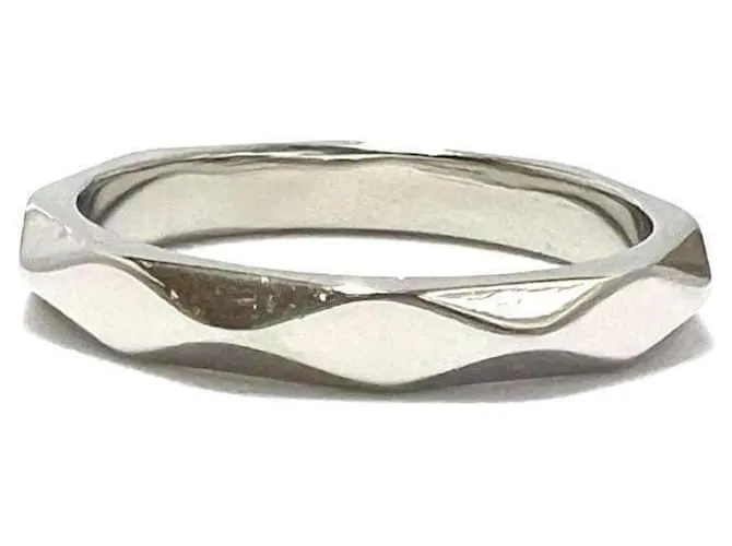 Anillo de banda de platino facetado para mujer Boucheron 