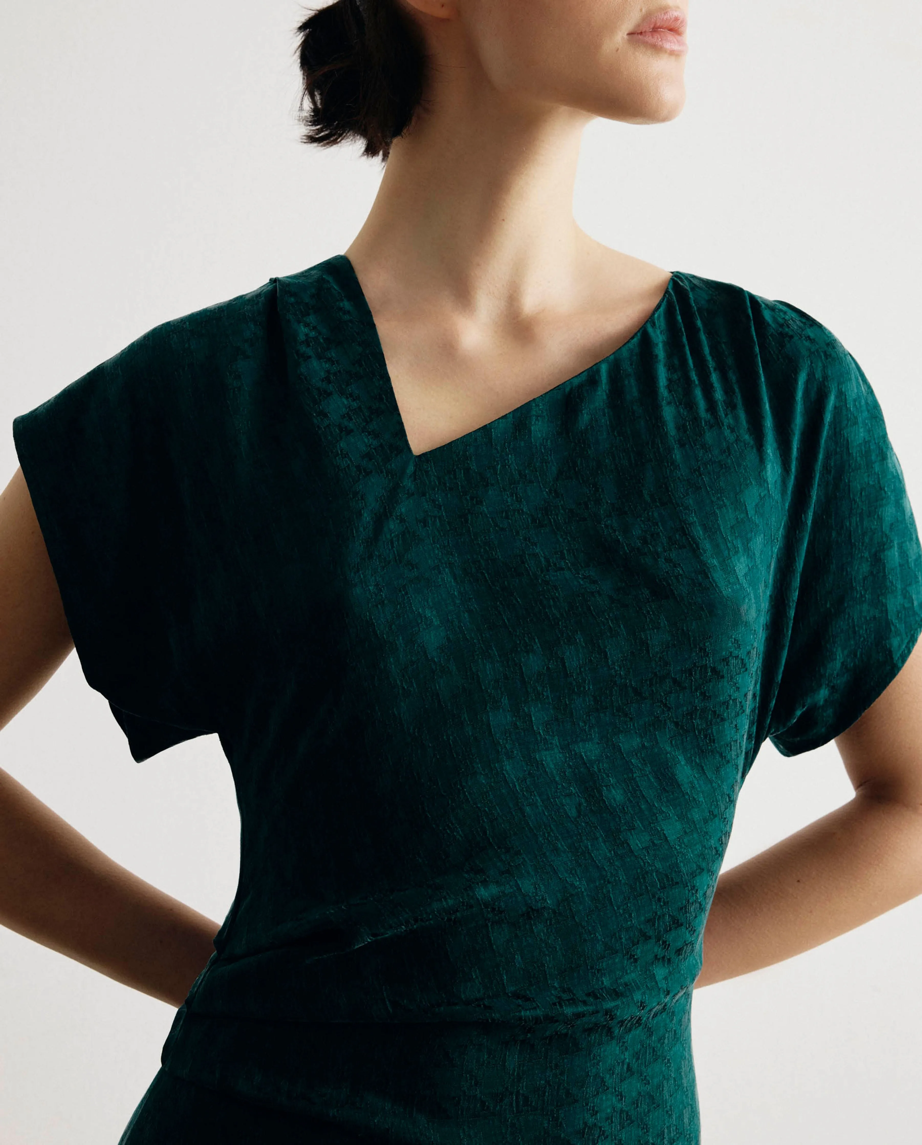 ASTRID | Vestido midi manga corta