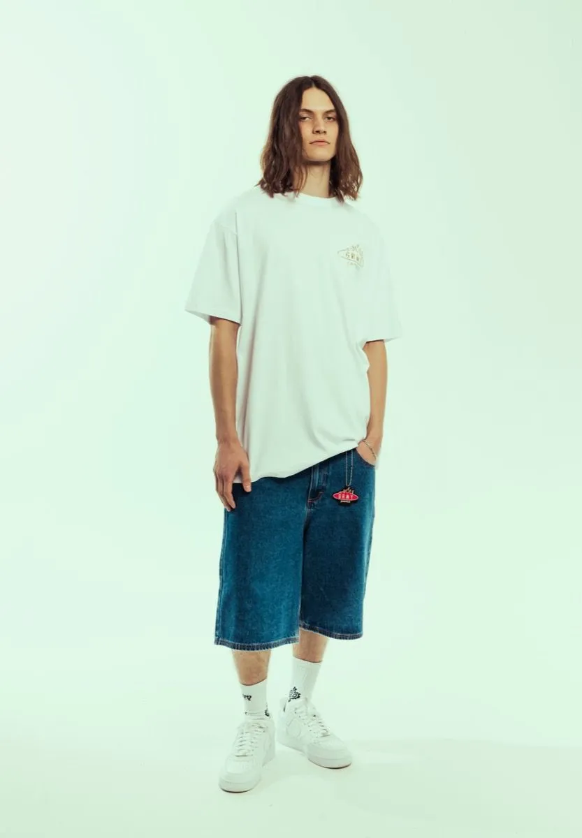 CAMISETA GRIMEY BURN IN FLAMES THE ANVIL  WHITE | SS24