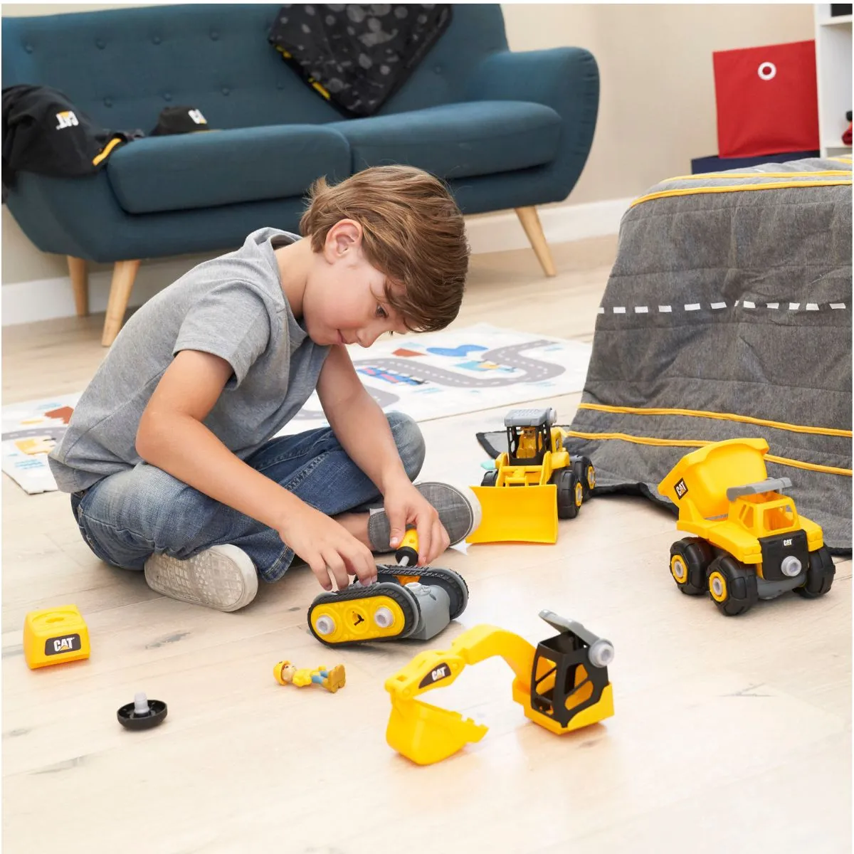 CAT BUILD YOUR OWN VEHICLES JR. CREW ASST