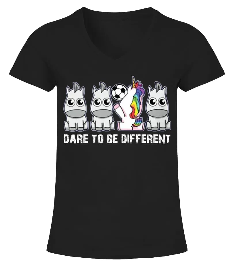 DARE TO BE DIFFERENT UNICORN SOCCER PLAY Camiseta cuello pico Mujer