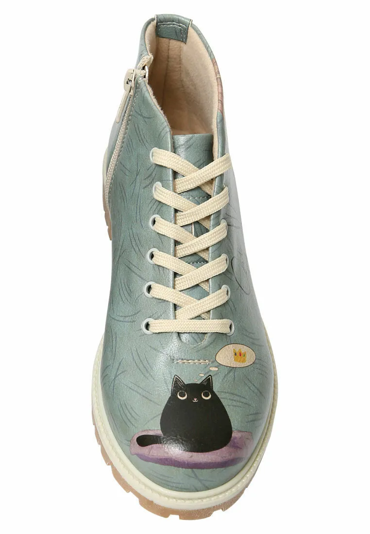 DOGO Cat Mom