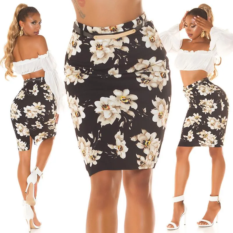 Falda lápiz negro con estampado floral