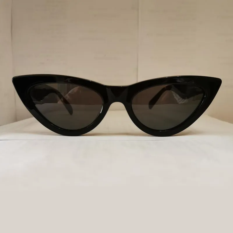 Fashion Cat Eye 40019 Gafas de sol para mujeres Black Gray Classic Cateye Cateye Sun Glasses UV400 Eyewear con caja
