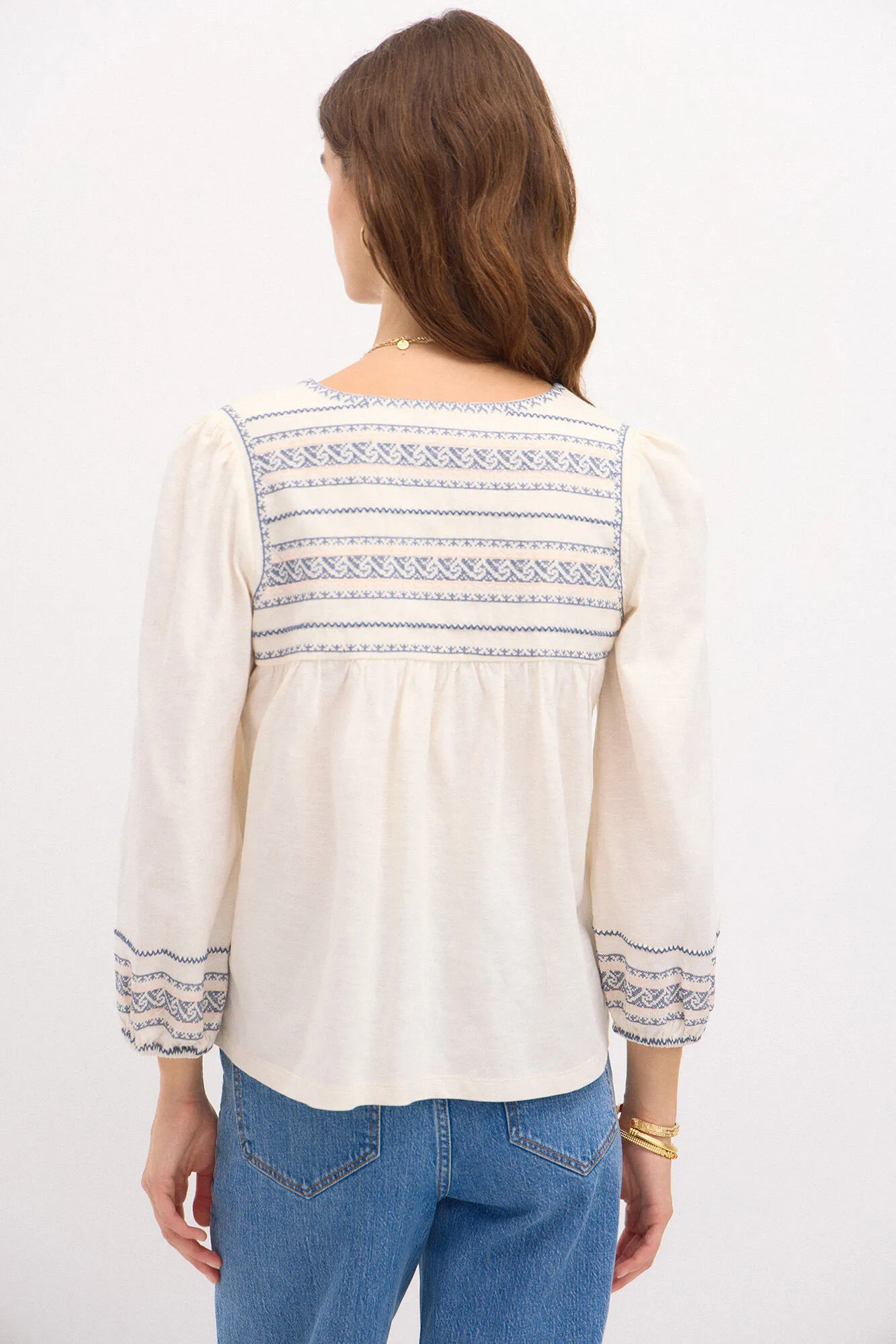 Hoss Intropia Sofia. Camiseta de algodón bordada
