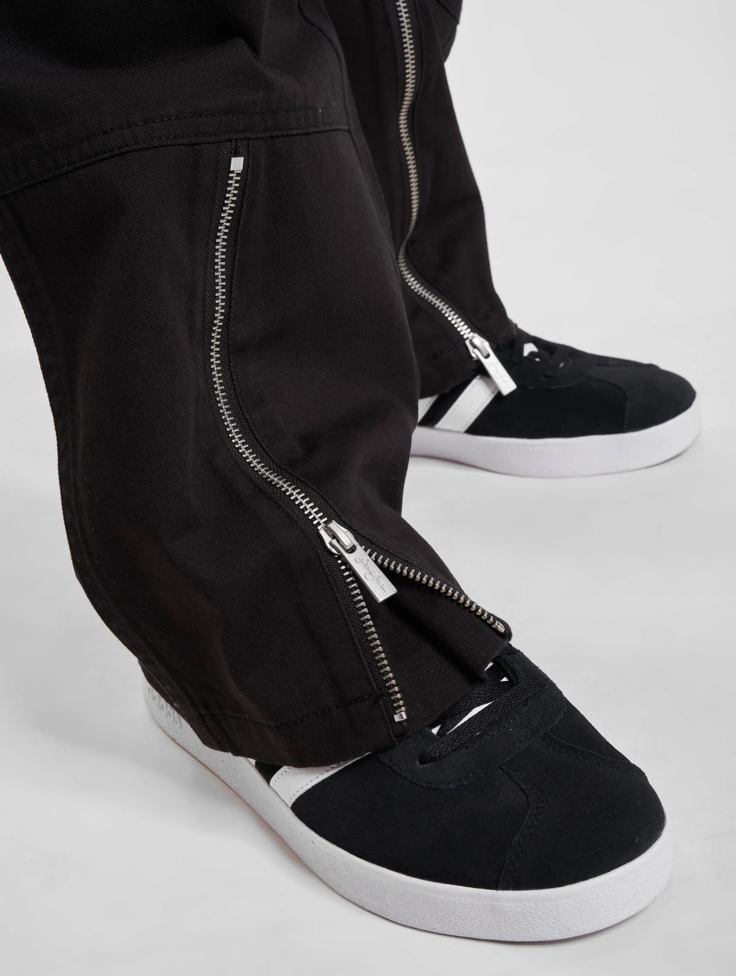 JM2330122 SJ SCRIPT LOGO FRONT ZIP CARGOPANTS