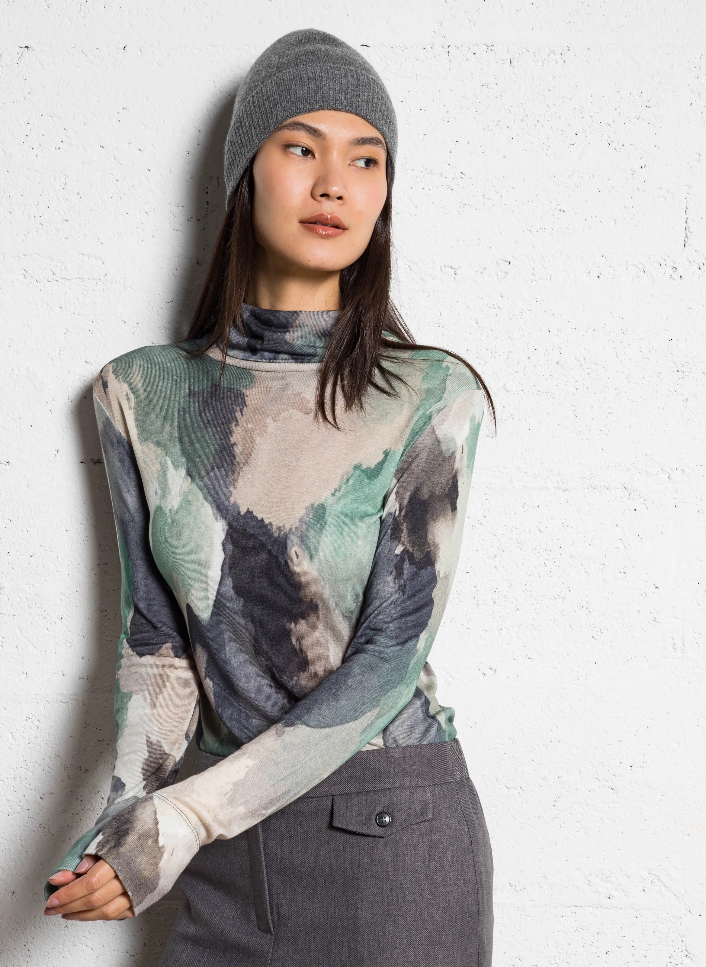 MAJESTIC FILATURES Jersey de cuello vuelto estampado en caqui