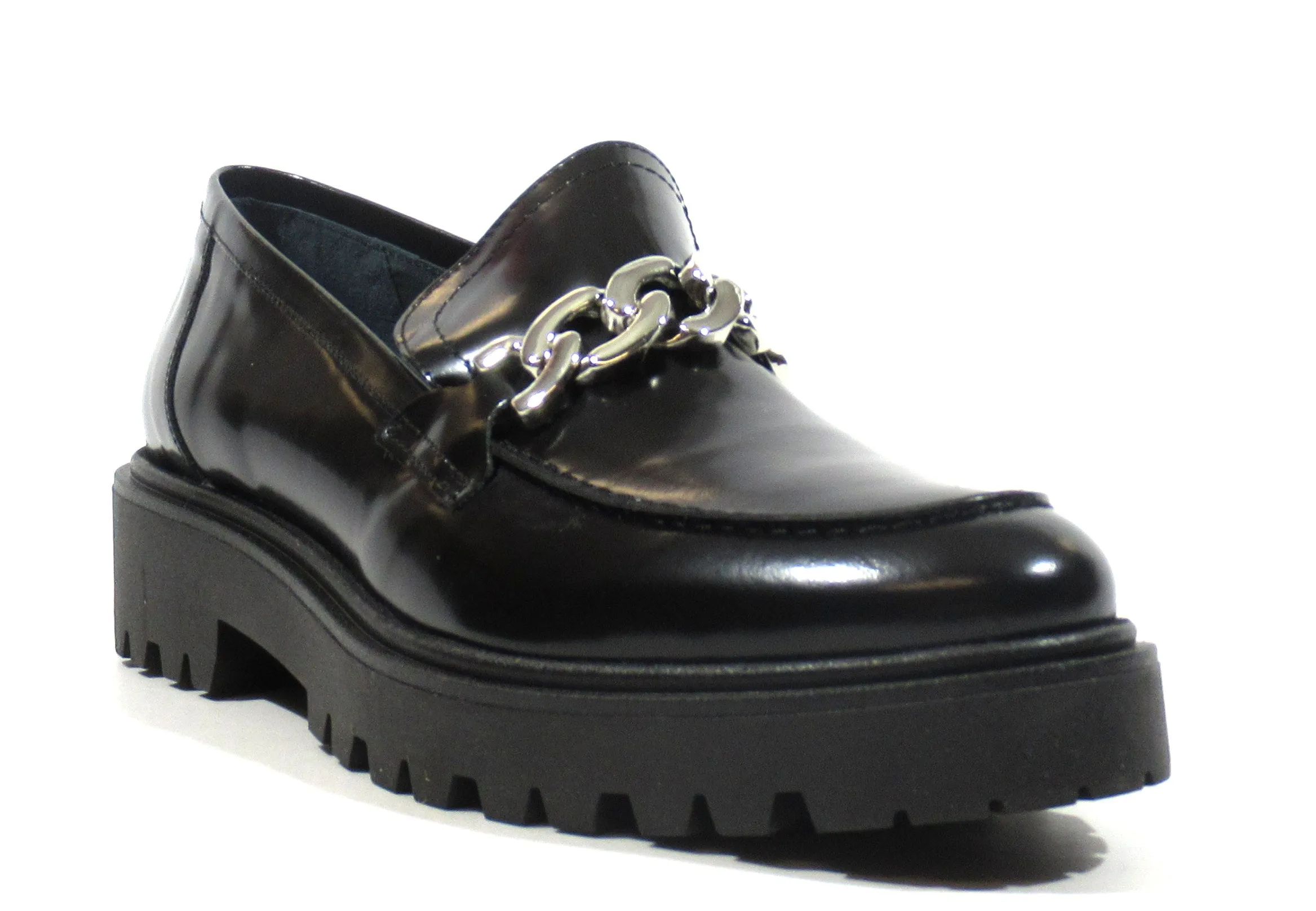 Mocasines Astrid antik negro con cadena plata para mujer
