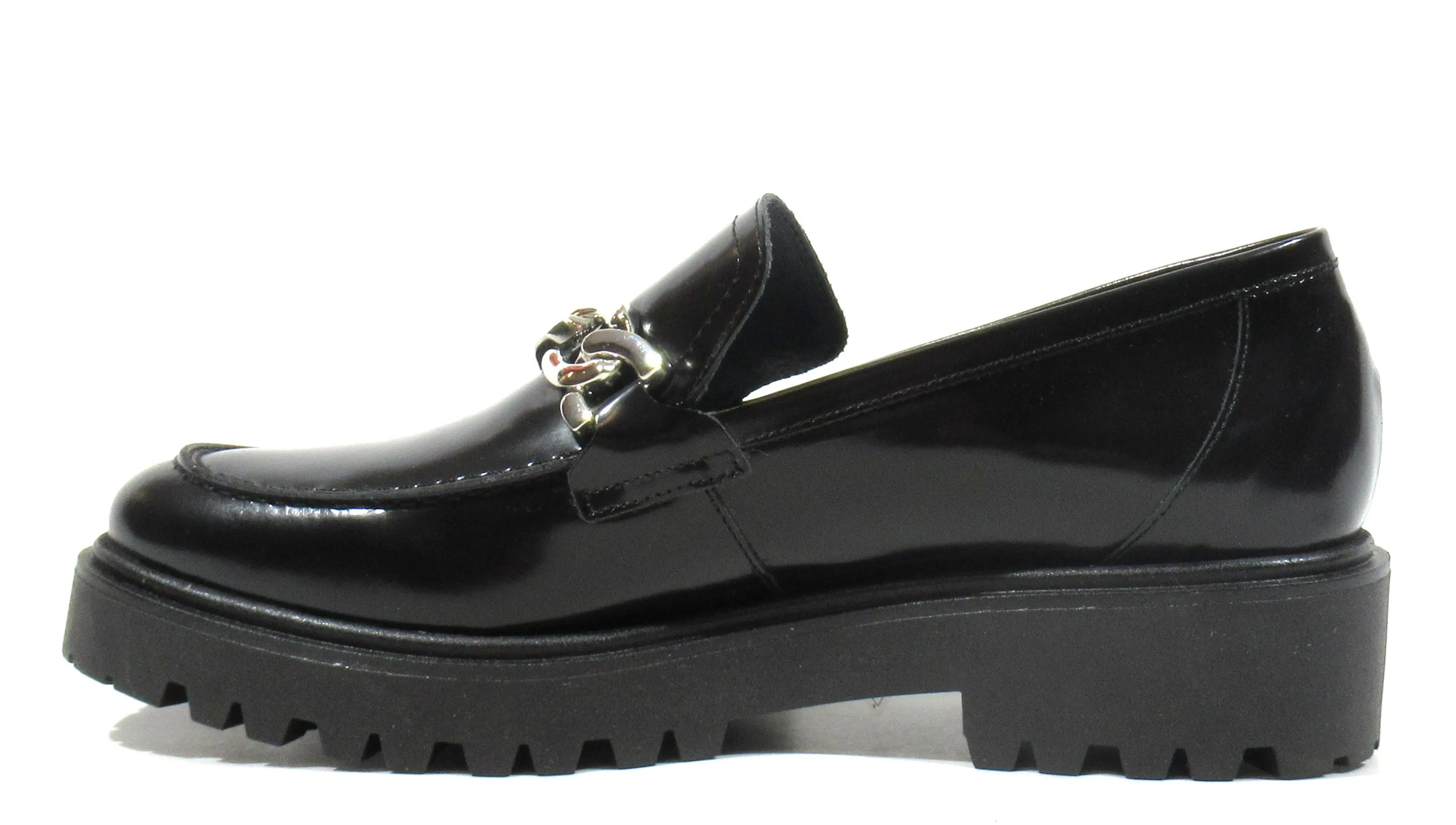 Mocasines Astrid antik negro con cadena plata para mujer