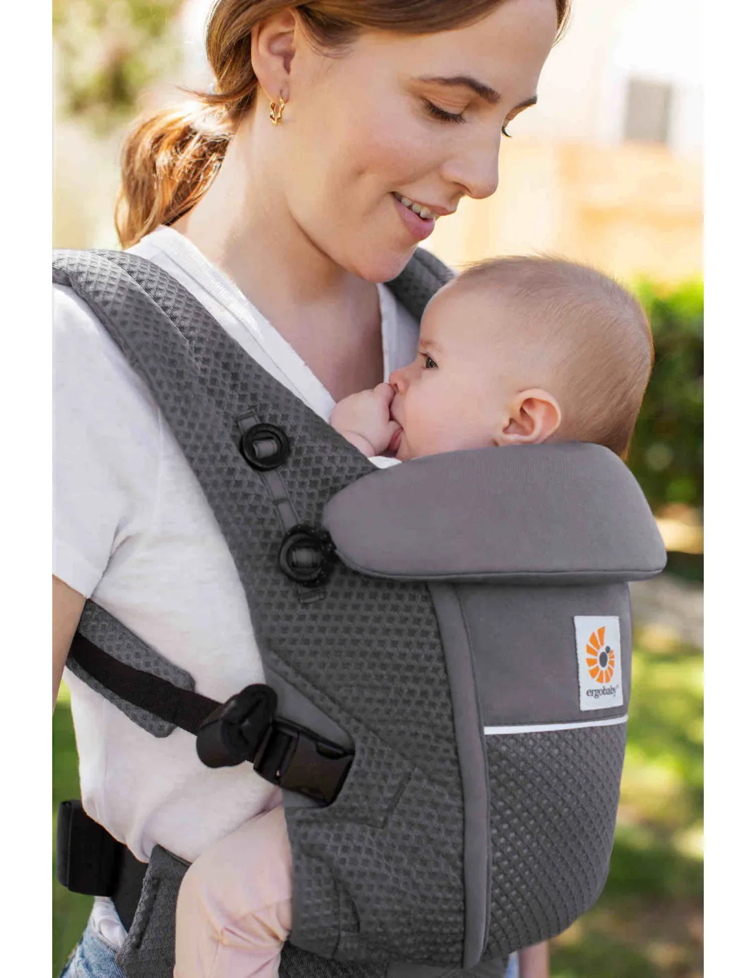Mochila portabebé Ergobaby Adapt Soft Flex Mesh gris grafito