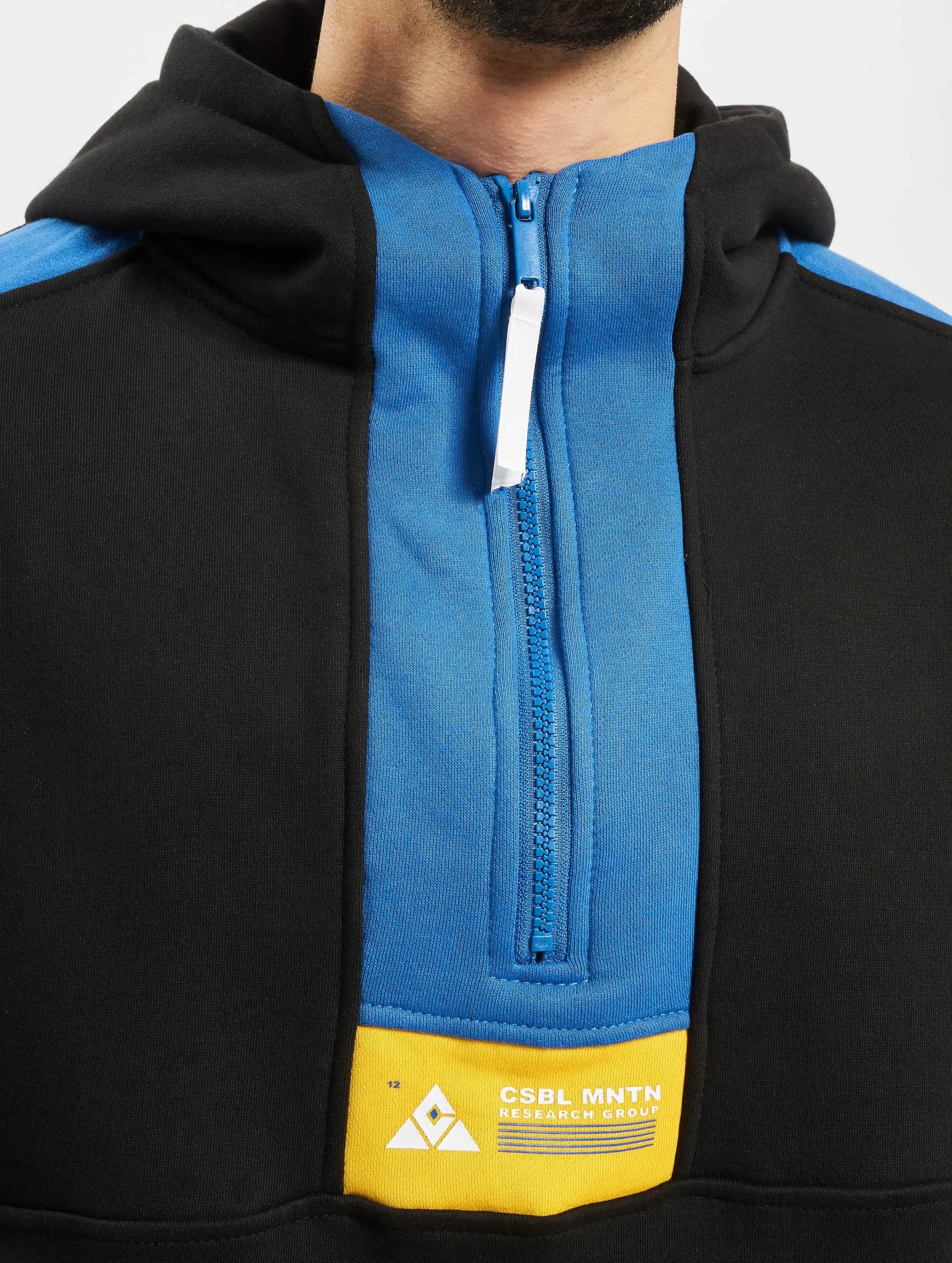 Mountain Box Half Zip