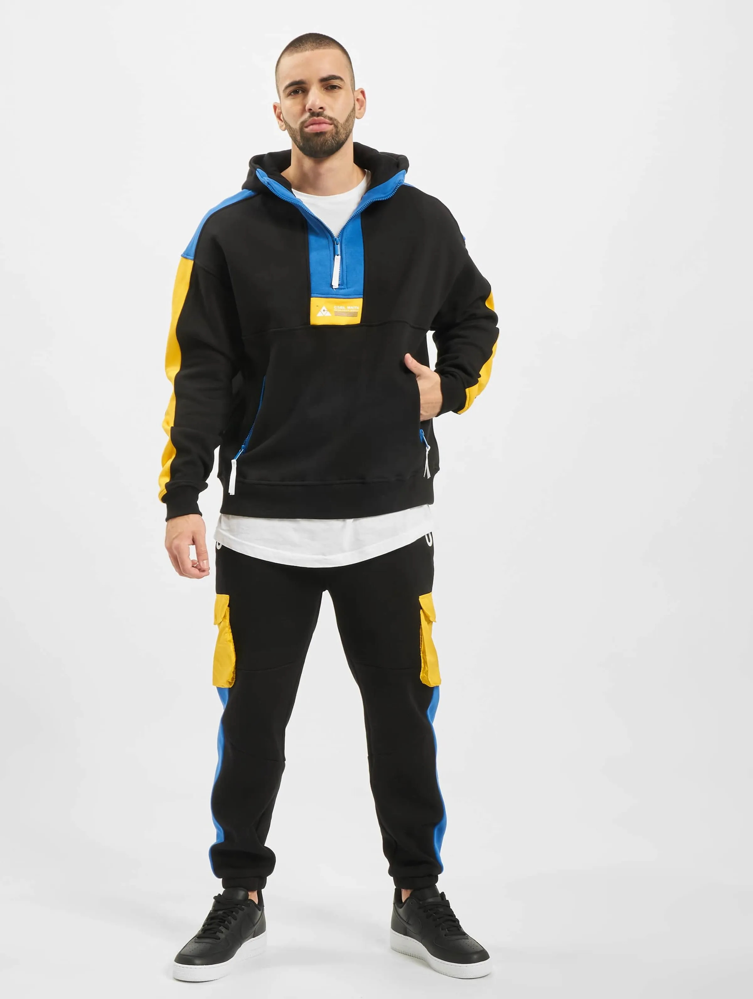 Mountain Box Half Zip