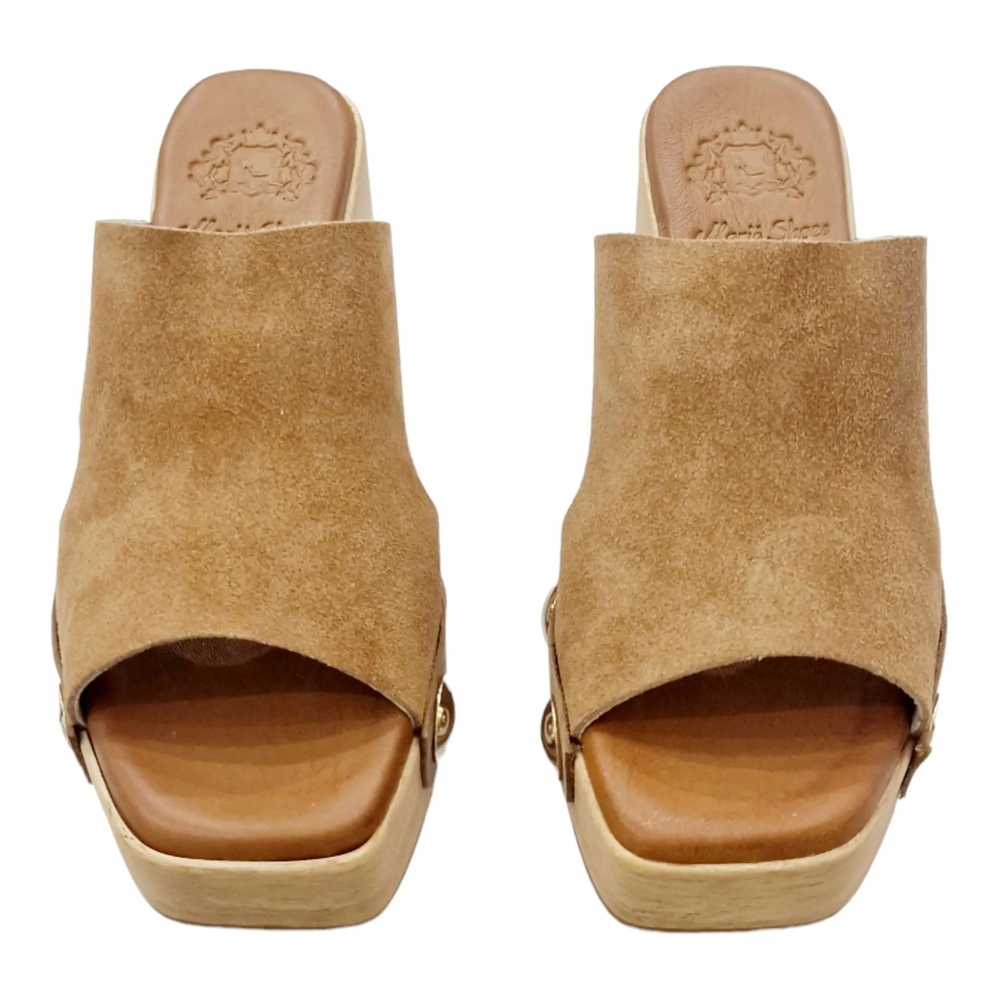 SANDALIA MUJER MADERA PALA SERRAJE Y TACHUELAS CUERO