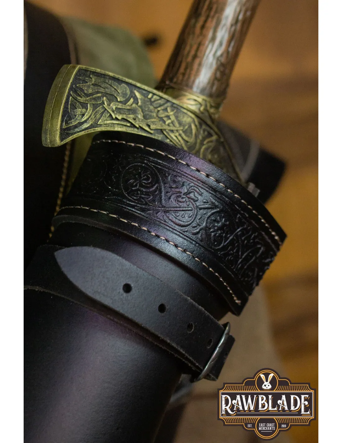 SOPORTE DE ESPALDA ASTRID PARA ESPADA  NEGRO