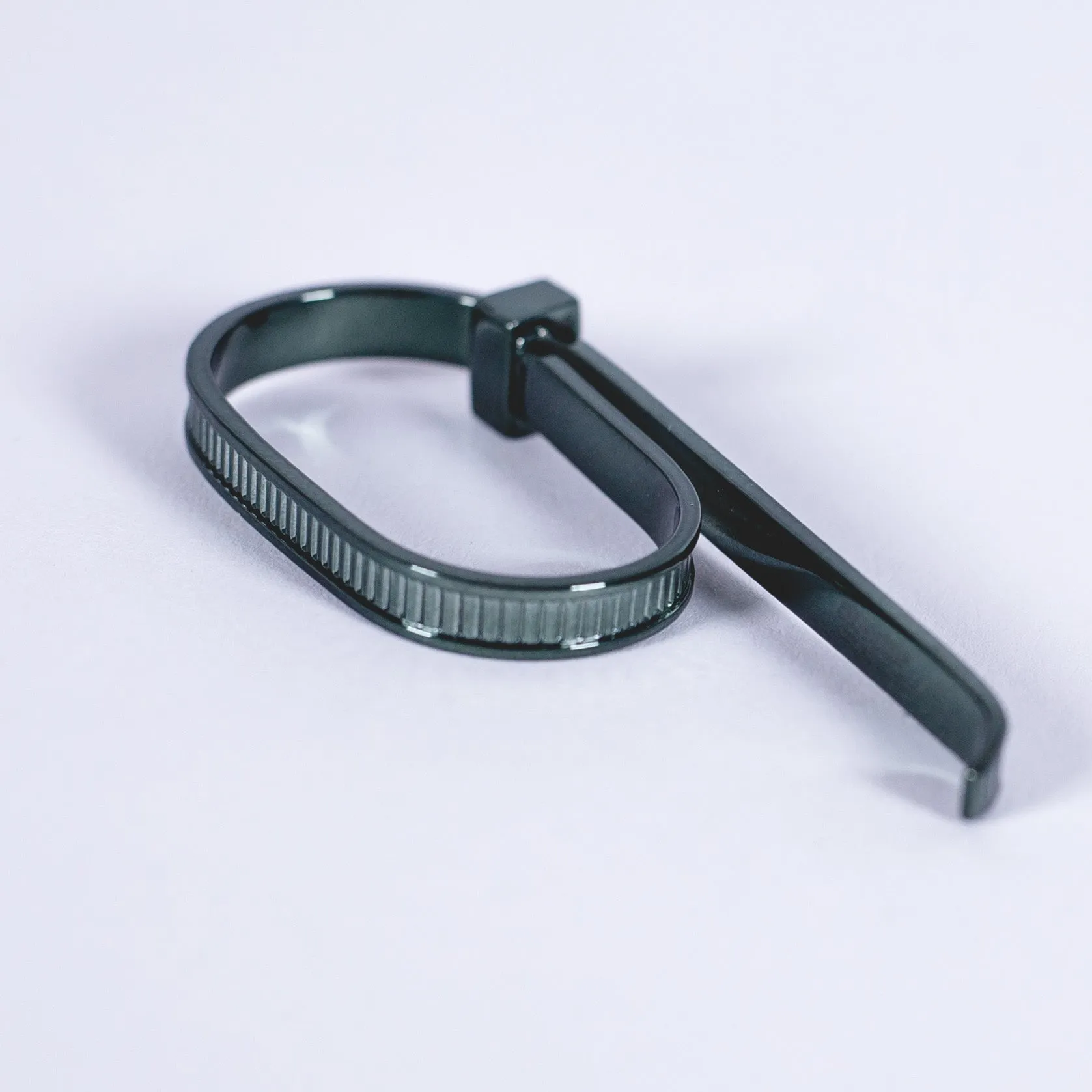 Zip Tie 2 Finger Ring Green